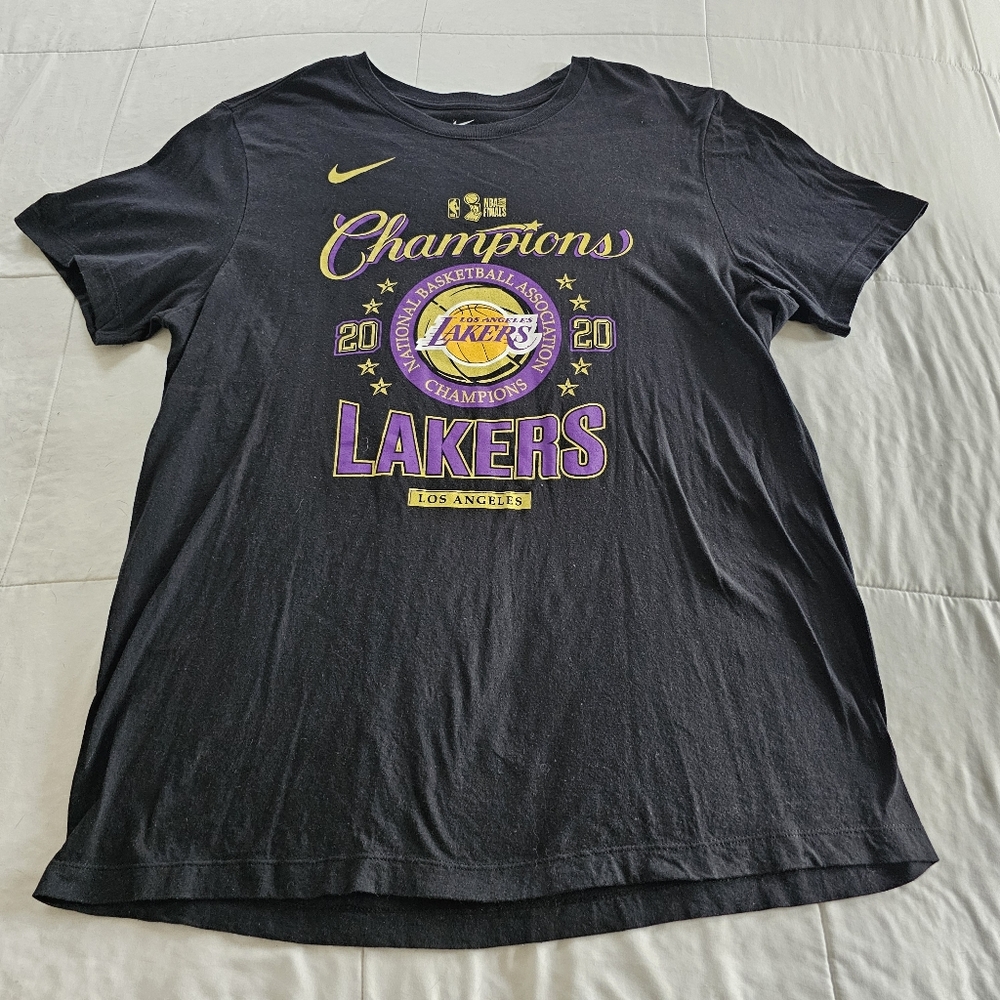 Nike Los Angeles Lakers NBA 2020 Champions T-shirt, Size Large